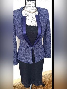 0/2 St. John dress suit size 0 jacket size 2 dress